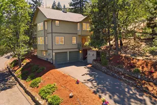 215 Piedmont Dr, Ashland, OR 97520 - Photo 1