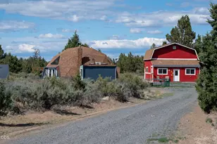 66928 Sagebrush Ln, Bend, OR 97703 - Photo 3