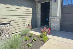 2533 NW Pine Terrace Dr, Bend, OR 97703 - Photo 5