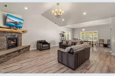125 McKenzie Ridge Road, Grants Pass, OR 97526 - Photo 3