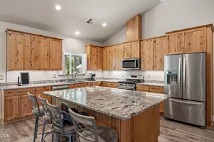 125 McKenzie Ridge Rd, Grants Pass, OR 97526 - Photo 7