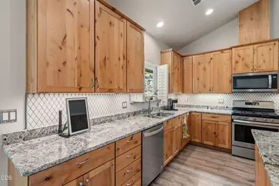 125 McKenzie Ridge Road, Grants Pass, OR 97526 - Photo 9