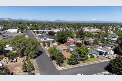 303 NW Birch Avenue, Redmond, OR 97756 - Photo 27