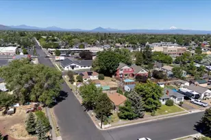 303 NW Birch Ave, Redmond, OR 97756 - Photo 27