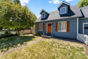 533 NW D St, Grants Pass, OR 97526 - Photo 25