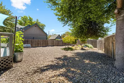 533 NW D Street, Grants Pass, OR 97526 - Photo 7