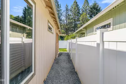 241 Westbrook Drive, Rogue River, OR 97537 - Photo 23