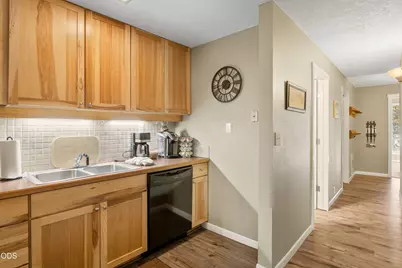 57057 Abbot House Lane #APT 10, Sunriver, OR 97707 - Photo 15