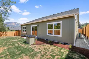 776 Kendall Dr, Grants Pass, OR 97527 - Photo 31