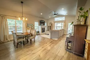 250 Oak Knl, Jacksonville, OR 97530 - Photo 17