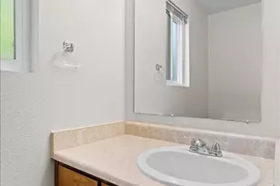 369 Glenn St, Ashland, OR 97520 - Photo 9