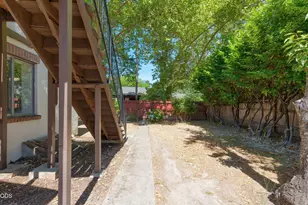 220 NW A St, Grants Pass, OR 97526 - Photo 47
