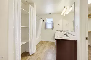 3727 Sidney Way, Medford, OR 97504 - Photo 41