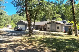 3901 Placer Rd, Sunny Valley, OR 97497 - Photo 9
