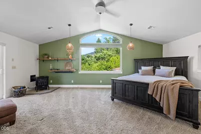 1043 Thelma Way, Grants Pass, OR 97527 - Photo 15