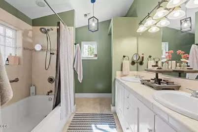 1043 Thelma Way, Grants Pass, OR 97527 - Photo 21