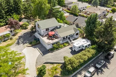 1043 Thelma Way, Grants Pass, OR 97527 - Photo 41