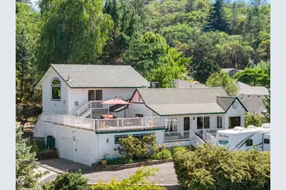 1043 Thelma Way, Grants Pass, OR 97527 - Photo 1