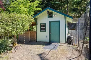 1043 Thelma Way, Grants Pass, OR 97527 - Photo 37
