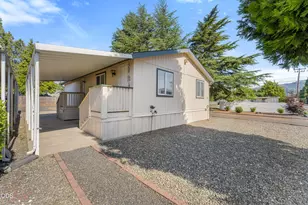 750 Roguelea Ln, Grants Pass, OR 97526 - Photo 1