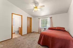 750 Roguelea Ln, Grants Pass, OR 97526 - Photo 13