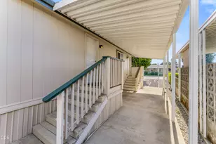 750 Roguelea Ln, Grants Pass, OR 97526 - Photo 5