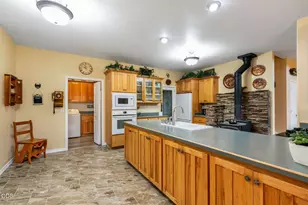 5920 NE Cerysa Ln, Prineville, OR 97754 - Photo 9