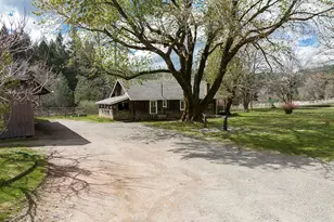 910 Reeves Creek Rd, Selma, OR 97538 - Photo 23