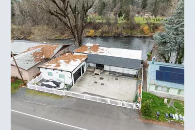 2400 Rogue River Highway, Gold Hill, OR 97525 - Photo 33