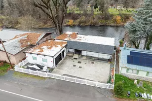 2400 Rogue River Hwy, Gold Hill, OR 97525 - Photo 33