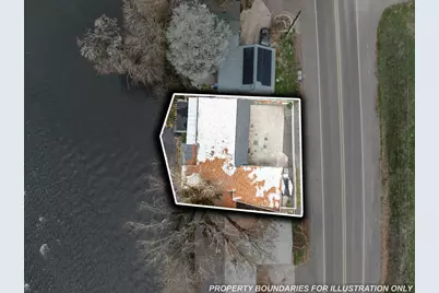 2400 Rogue River Highway, Gold Hill, OR 97525 - Photo 3