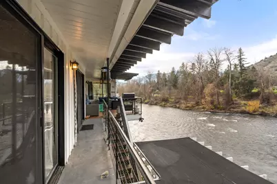 2400 Rogue River Highway, Gold Hill, OR 97525 - Photo 29