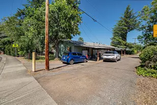 450 Grand Ave, Central Point, OR 97502 - Photo 19