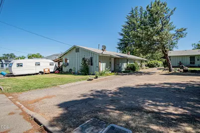 450 Grand Avenue, Central Point, OR 97502 - Photo 5