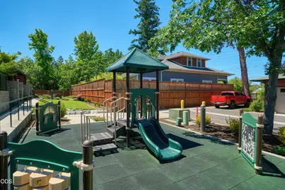 61 S Mountain Avenue, Ashland, OR 97520 - Photo 23