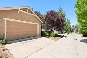 61421 Davis Lake Loop, Bend, OR 97702 - Photo 33