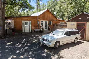 104 Fir St, Shady Cove, OR 97539 - Photo 5