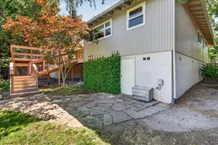 416 Piccadilly Cir, Medford, OR 97504 - Photo 25