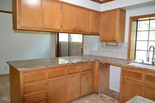 190 Shadow Ln, Grants Pass, OR 97526 - Photo 3