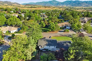 242 Yale Dr, Medford, OR 97504 - Photo 51