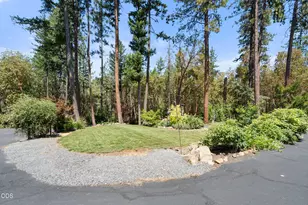 6589 Whispering Pines Ln, Jacksonville, OR 97530 - Photo 13