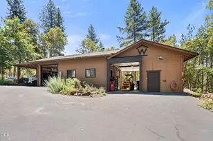 6589 Whispering Pines Ln, Jacksonville, OR 97530 - Photo 51