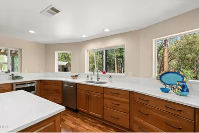 6589 Whispering Pines Lane, Jacksonville, OR 97530 - Photo 25
