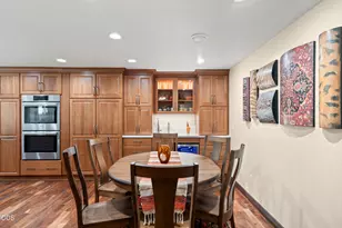6589 Whispering Pines Ln, Jacksonville, OR 97530 - Photo 21