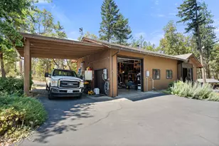 6589 Whispering Pines Ln, Jacksonville, OR 97530 - Photo 47