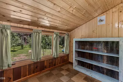 26104 SW Pine Drive, Camp Sherman, OR 97730 - Photo 21