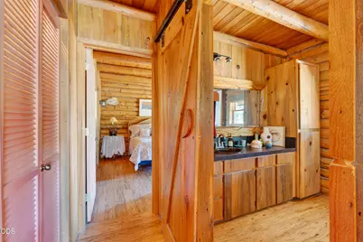 13751 SW Meadow View Drive, Camp Sherman, OR 97730 - Photo 19