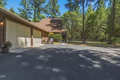 484 Round Prairie Road, Wilderville, OR 97543 - Photo 9