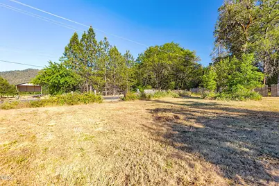 19560 Williams Highway, Williams, OR 97544 - Photo 37
