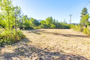 19560 Williams Hwy, Williams, OR 97544 - Photo 43